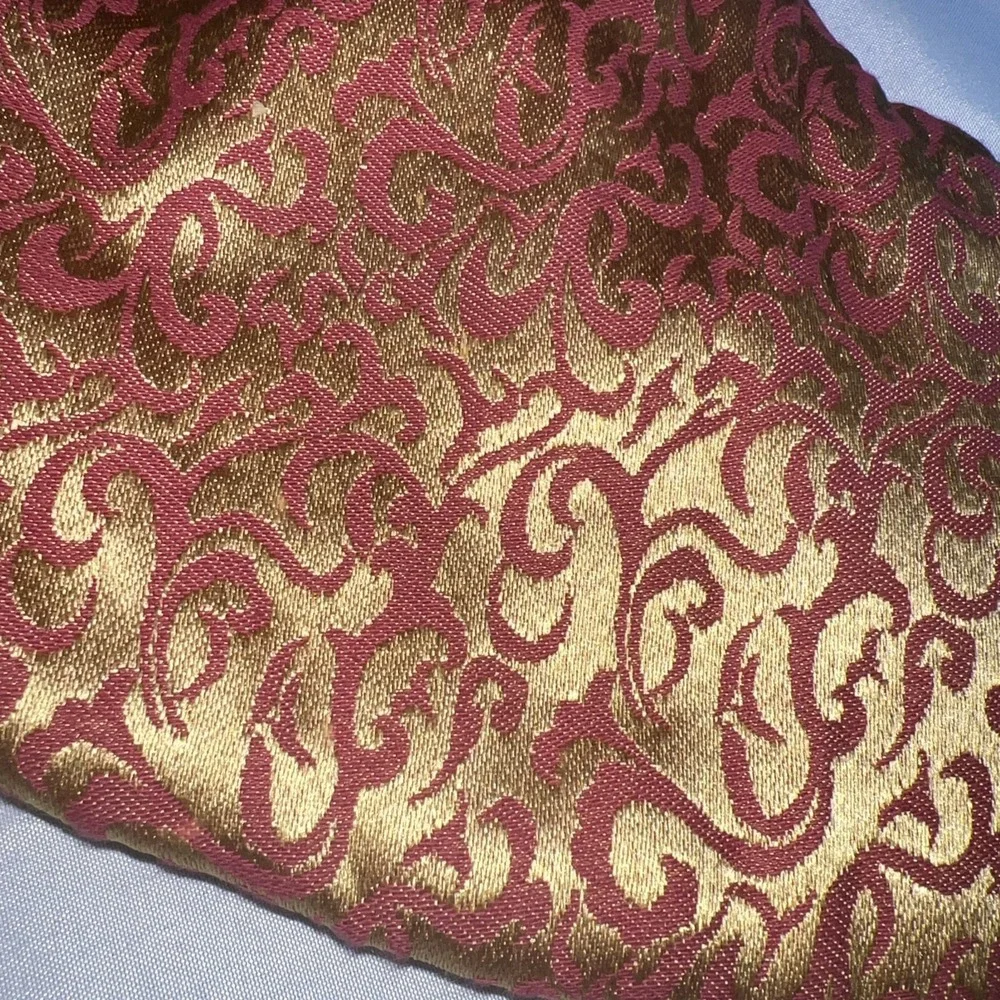 2 VILLA BACCI BURGUNDY & GOLD TAPESTRY 17x 10 INCH‎ MATCHING CHRISTMAS STOCKINGS